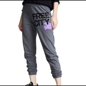 Grey Featherweight FREECITY Sweatpants Size 1/S